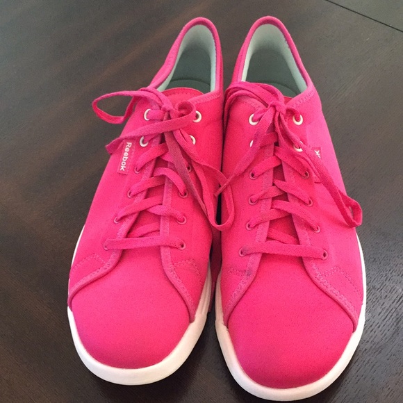 Reebok Shoes - Reebok Hot Pink Tennis Shoes 💖